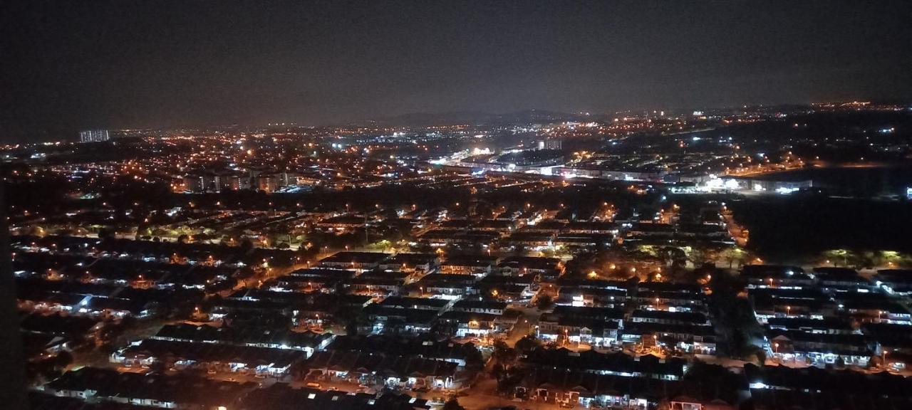 Luxe Suites At Skyloft Johor Bahru Buitenkant foto